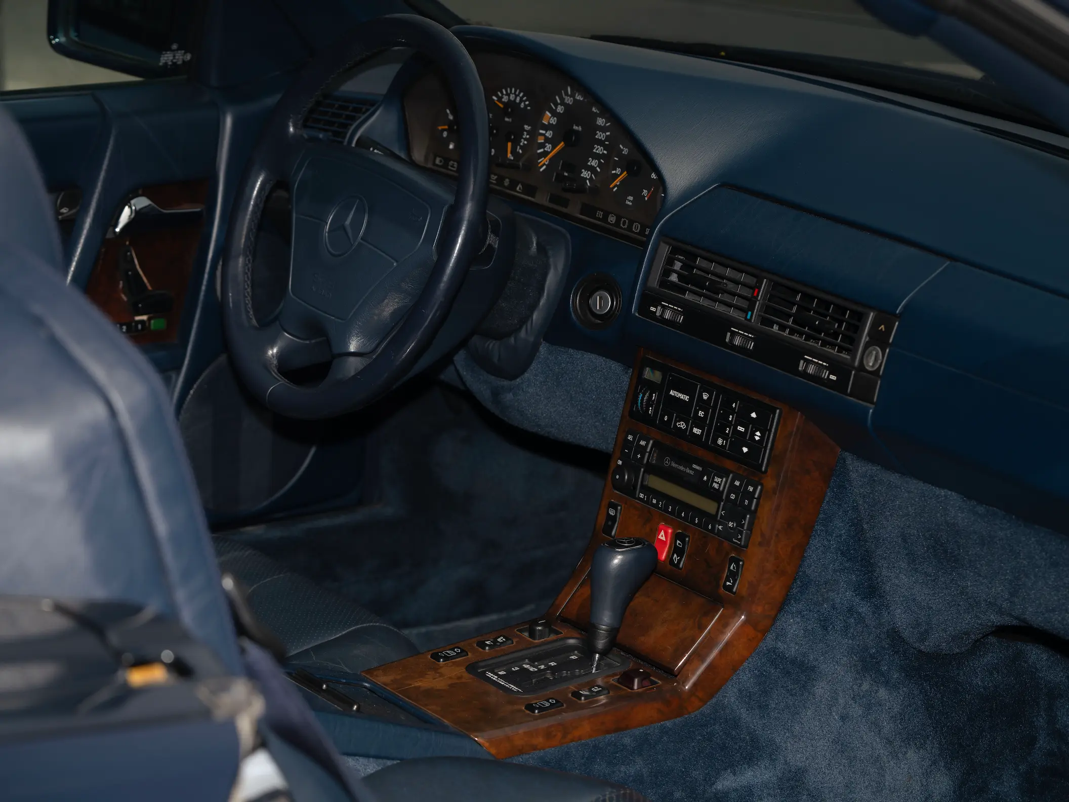 Mercedes-Benz SL320 (R129) – Japanese-Spec