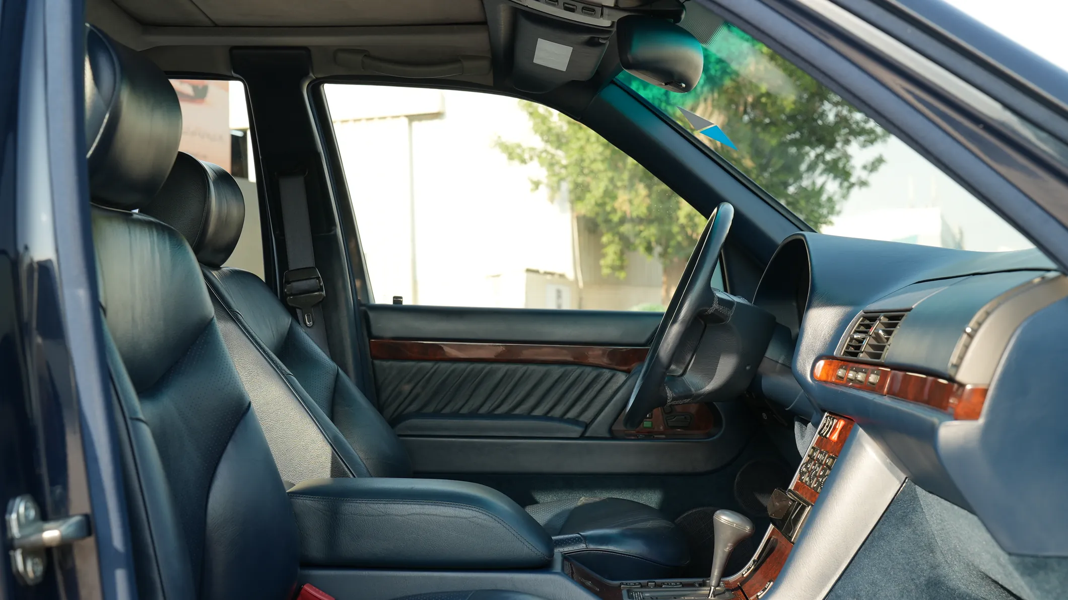 1992 Mercedes-Benz 500 SEL (W140)