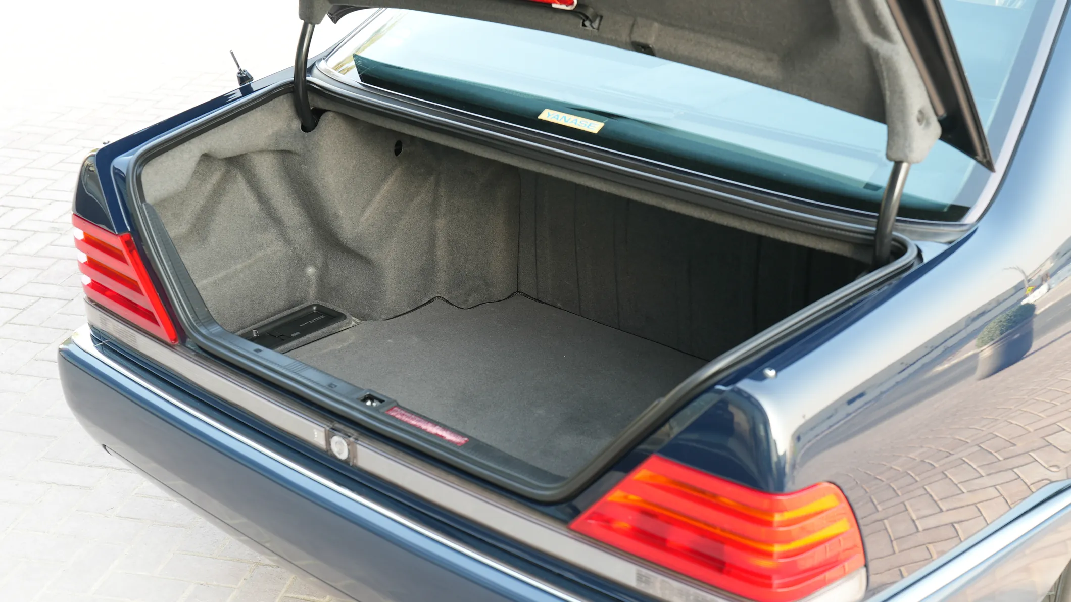 1992 Mercedes-Benz 500 SEL (W140)