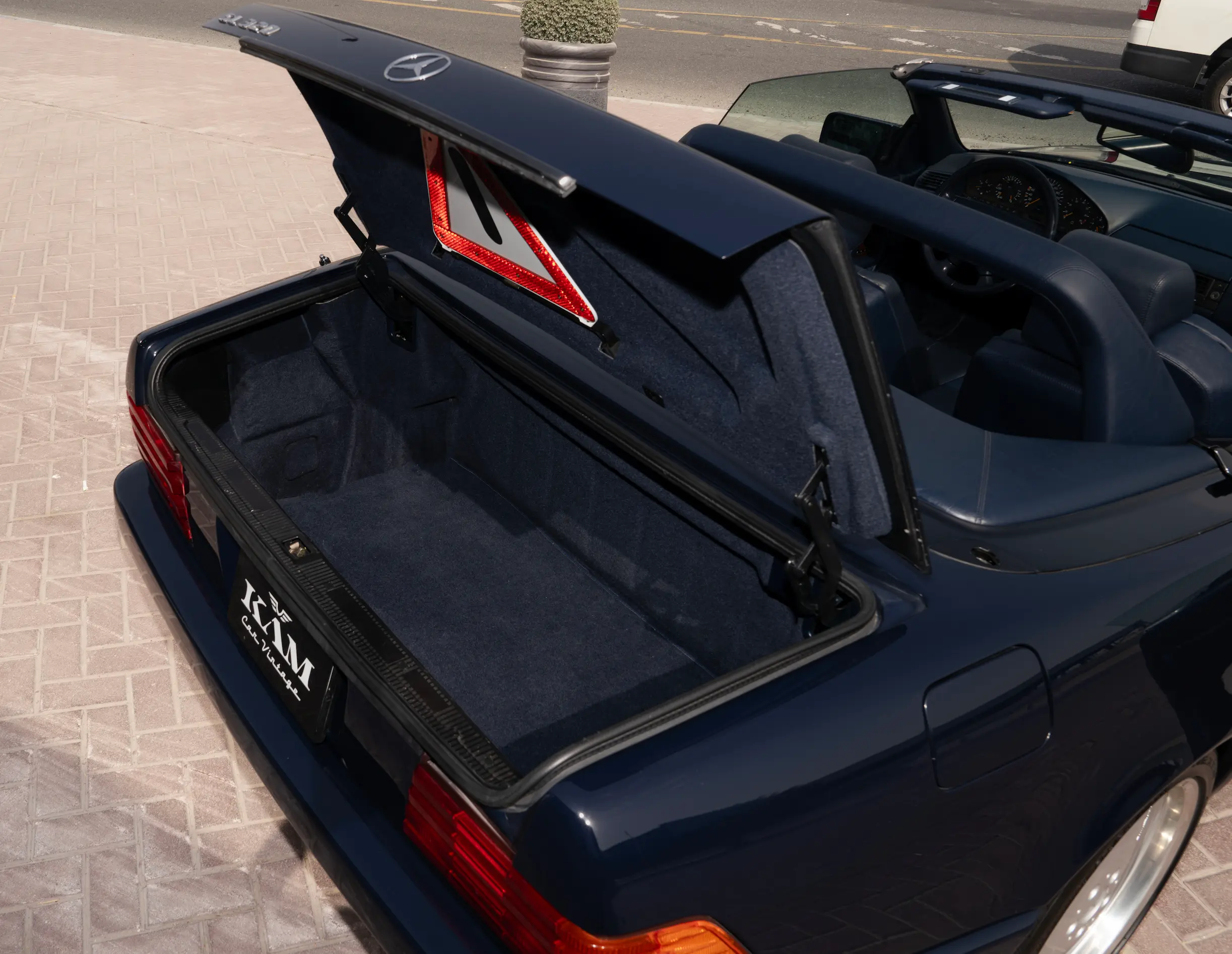 Mercedes-Benz SL320 (R129) – Japanese-Spec