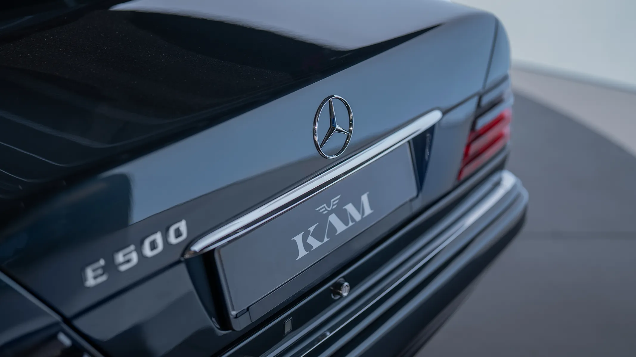 1995 Mercedes-Benz E500 Limited for Sale in Dubai 